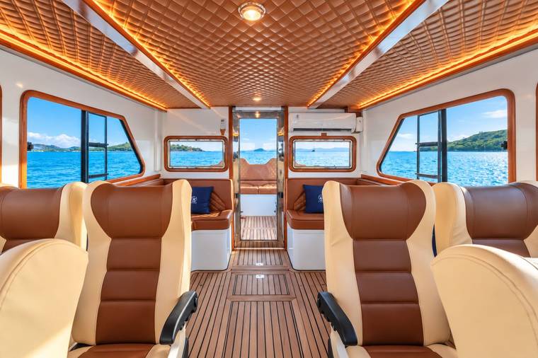 Komodo 6 Titik Sehari dengan Speedboat — Ello