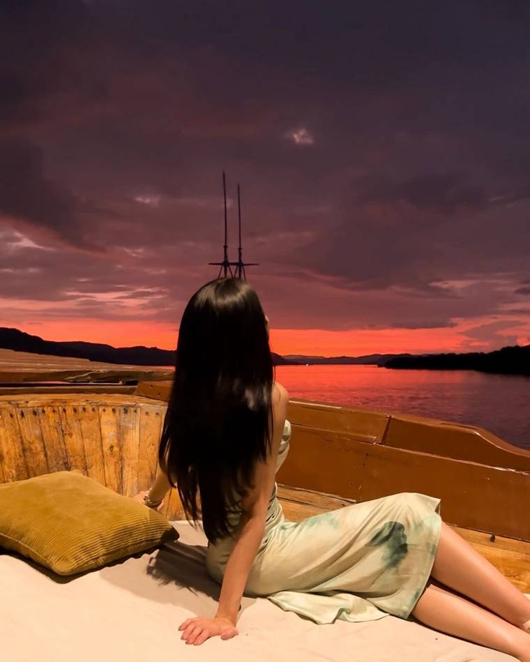 Komodo 4 Titik Sehari, Kapal Kayu Mewah & Sunset — ORCA