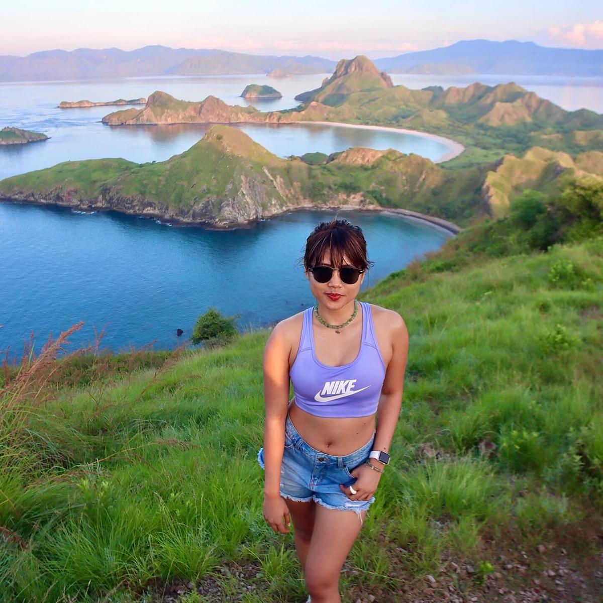 Sehari Privat: Komodo 8 Titik & Konservasi — Padar, Pink Beach, Manta Point, Komodo Rinca, Menanam Karang, Melepas Tukik & Sunset Kalong