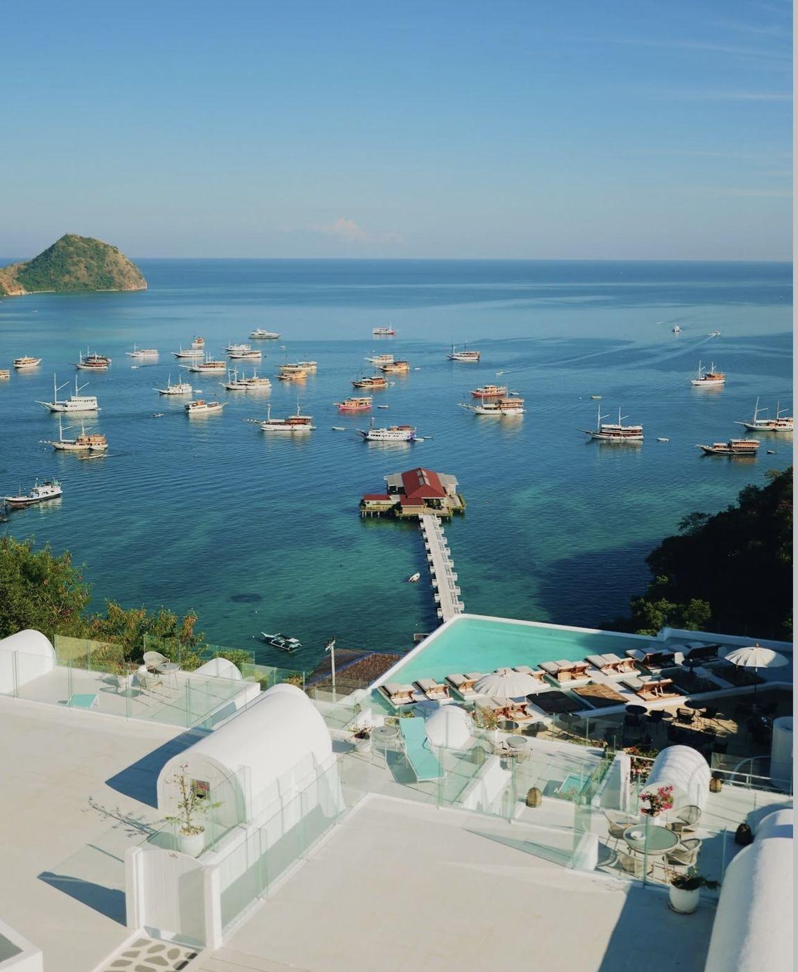 2 Hari 1 Malam Hotel Loccal Collection: Hari 1 Overland, Hari 2 Speedboat Komodo 6 Titik